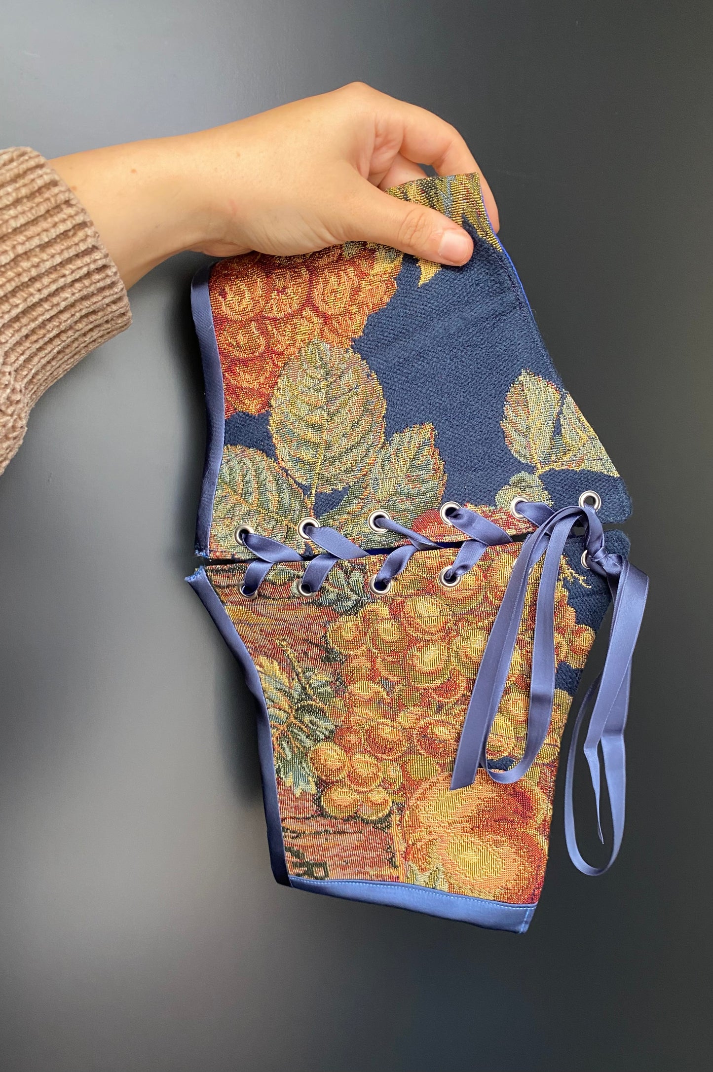 Mae Floral Tapestry belt