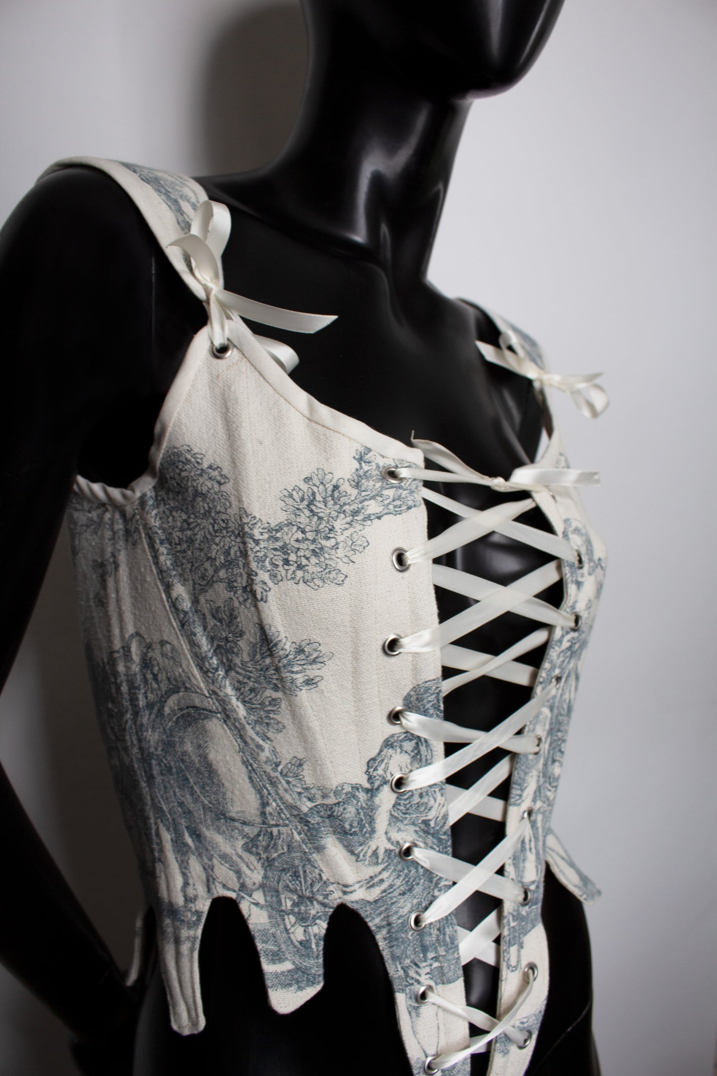 Delore Toile de Jouy corset