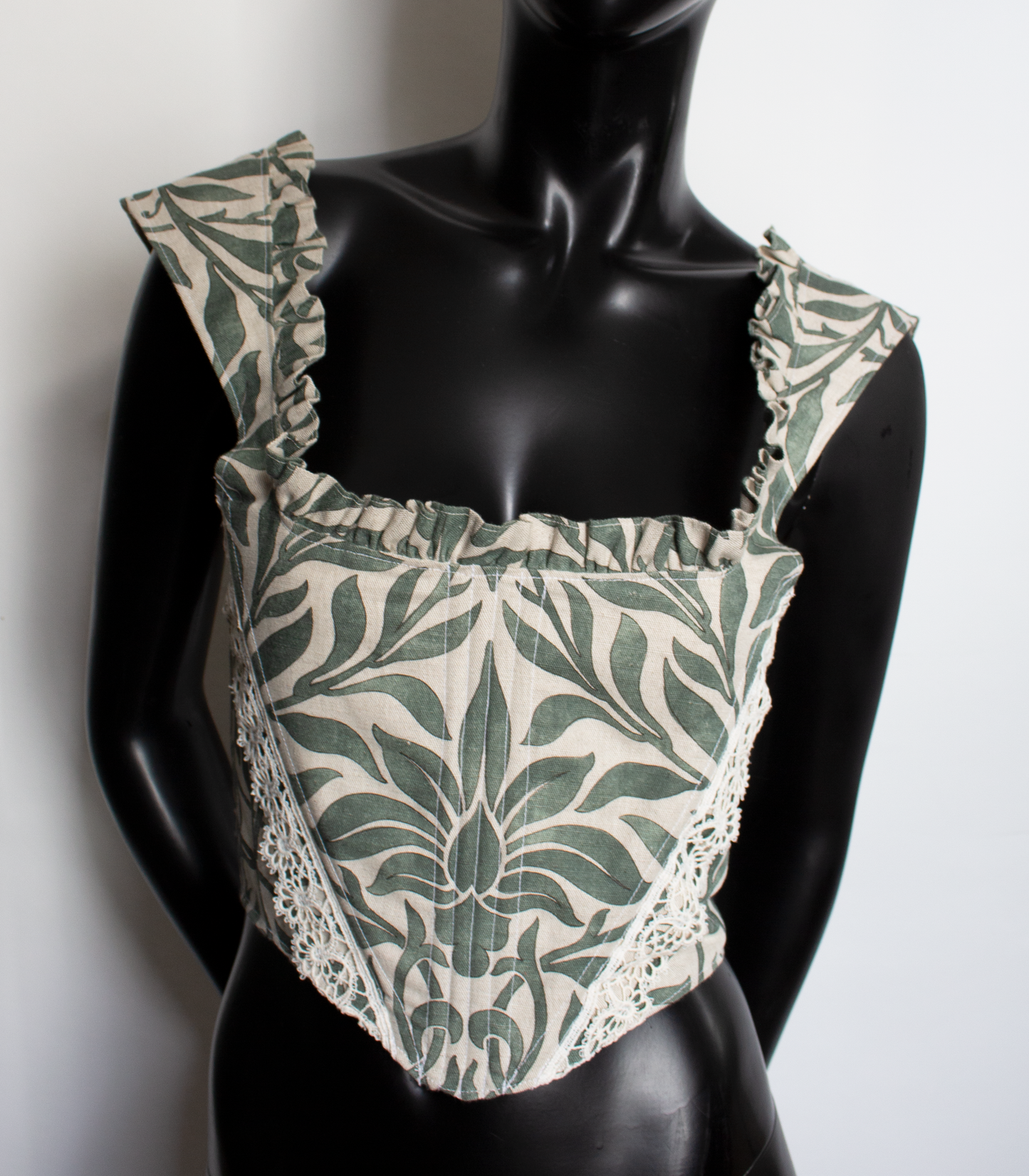 Marie Ruffled Leaf corset