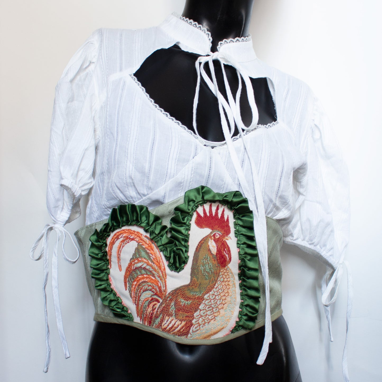 Mae Ruffle Rooster belt