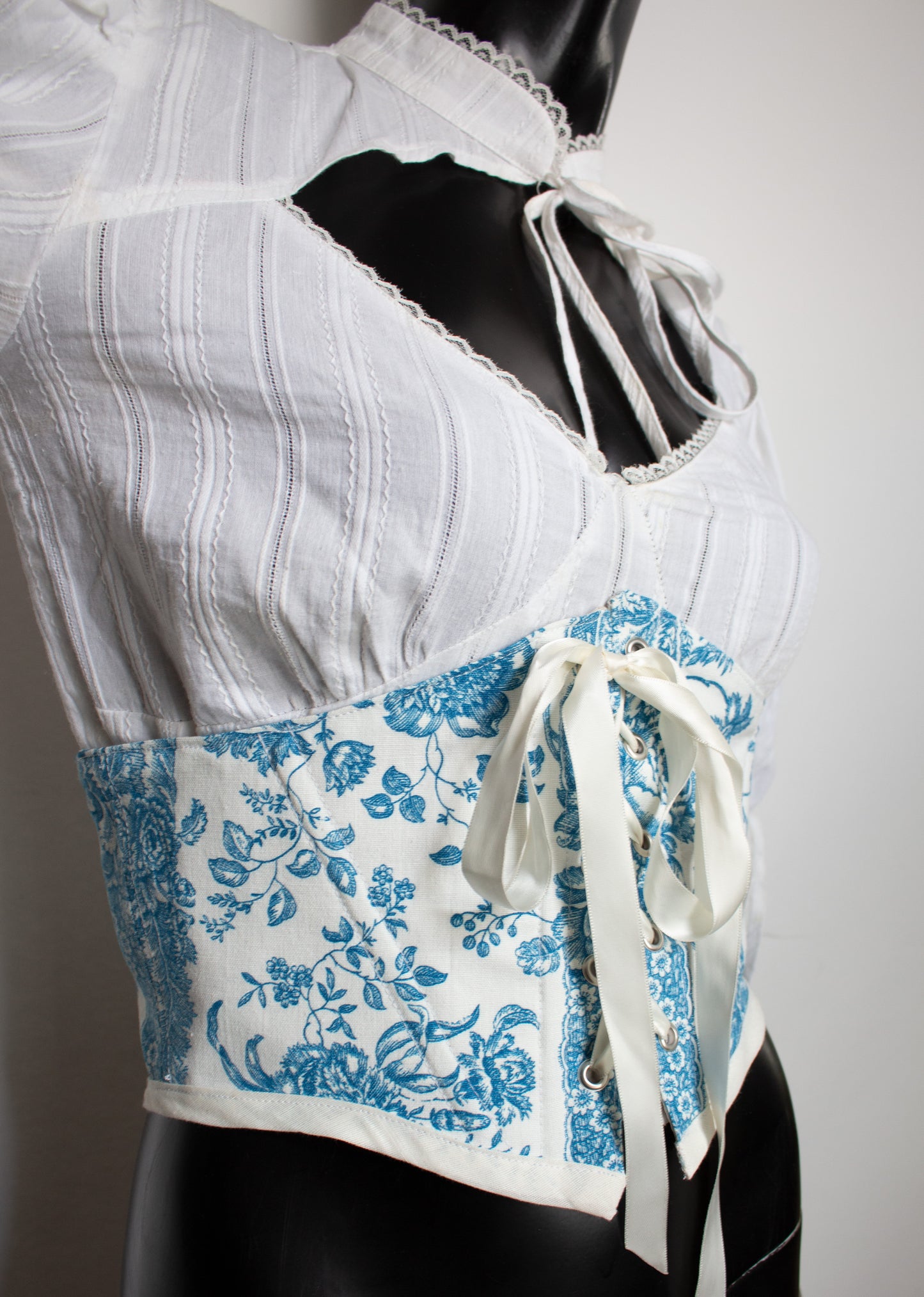 Mae Toile de Jouy belt