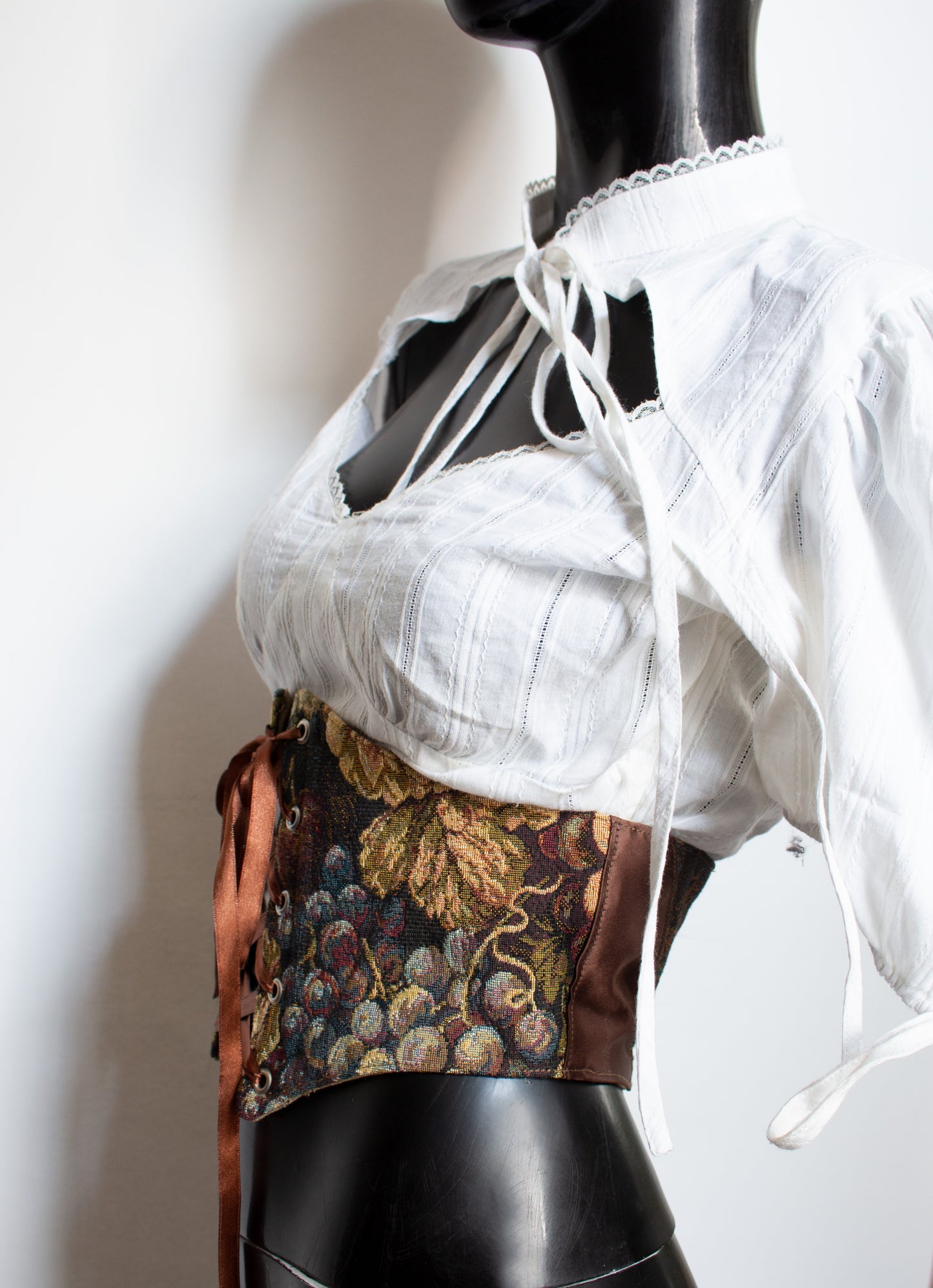 Mae Memento Mori Tapestry belt